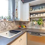 Cozy With Private Garden - Happy *