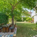 Cozy With Private Garden - Happy *