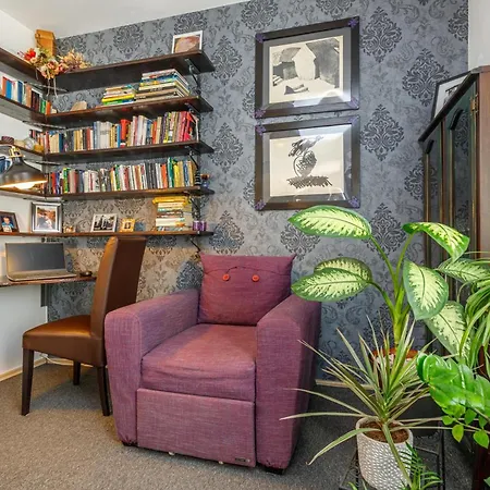 Cozy With Private Garden - Happy Apartamento Drazice