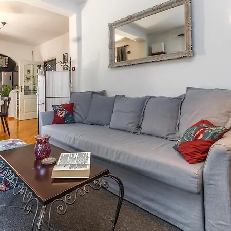 Cozy With Private Garden - Happy *