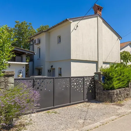 Apartamento Cozy With Private Garden - Happy