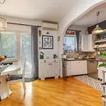 Appartement Cozy With Private Garden - Happy