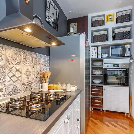 Apartment Cozy With Private Garden - Happy *