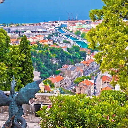 Cozy With Private Garden - Happy Apartment *