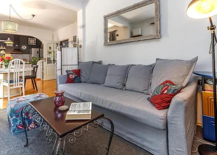 Cozy With Private Garden - Happy *